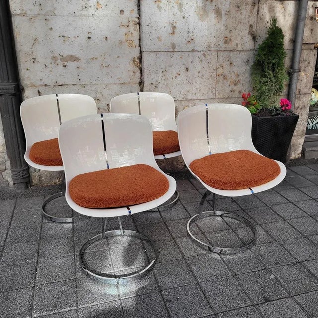 Space Age Style Goldfinger Chairs in Fiberglass and Chrome Steel after Michel Cadestin, France, 1990s, Set of 4 For Sale - Image 6 of 18