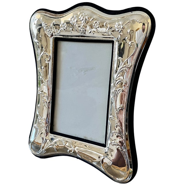 Art Nouveau 1980s Art Nouveau Style Silverplated Floral Picture Frame With Scalloped Silhouette for 3"x5" of 4"x6" Image For Sale - Image 3 of 13
