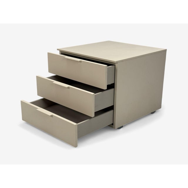 Guilio Cappelini, Cream Matte Lacquer, Nightstands, Italy, 2010s For Sale - Image 9 of 10