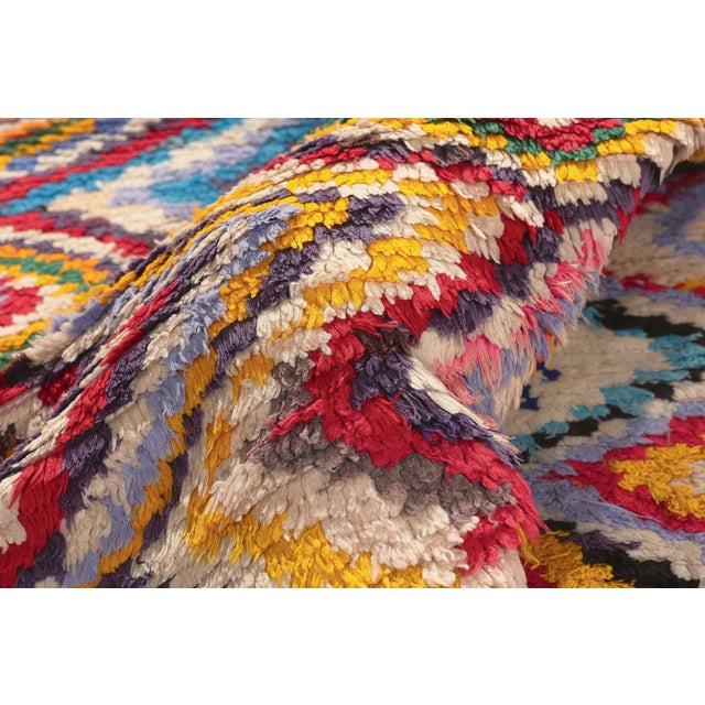 Vintage Azilal Moroccan Rug, 04'07 X 07'07 For Sale In Dallas - Image 6 of 10