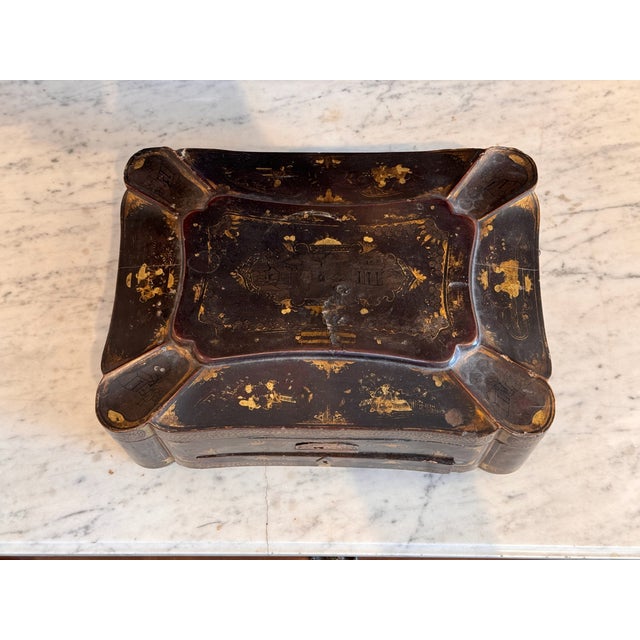 Chinoiserie 19th Century Lacquered Chinoiserie Sewing Box For Sale - Image 3 of 8