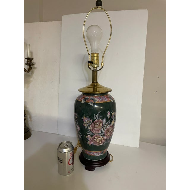 Dark Green Vintage Chinoiserie Floral Green Table Lamp For Sale - Image 8 of 8