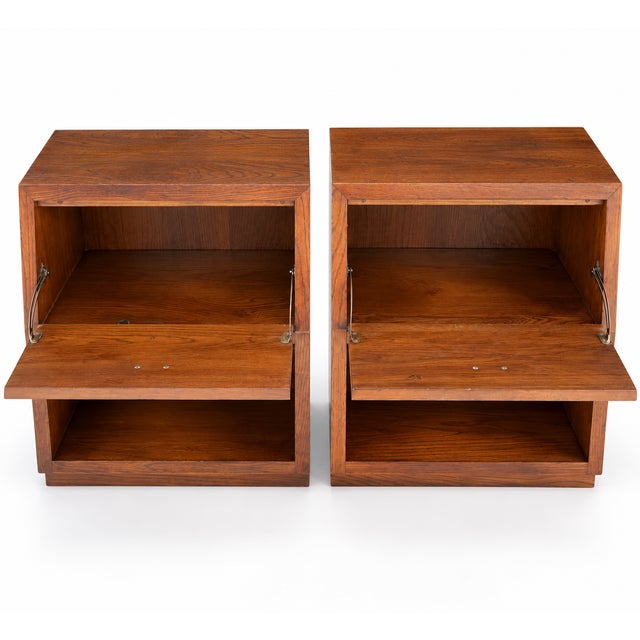 1970s Pair of Vintage Henredon Campaign-Style Nightstands, Attributed For Sale - Image 5 of 9
