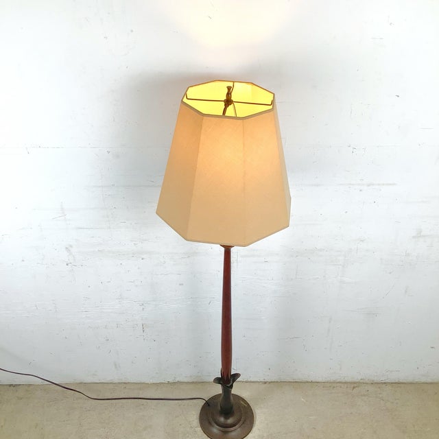 Mid 20th Century Vintage Modern Sculptural Walnut Floor Lamp in the Style of Laurel Lamp Company For Sale - Image 5 of 12