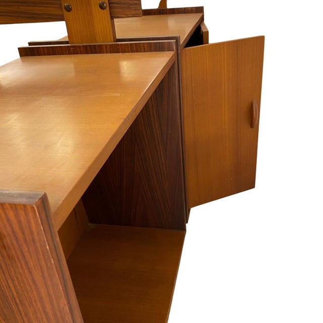 Mid-Century Modern Italian Teak and Rosewood Bar Counter with Shelving and Stools, 1950s, Set of 4 For Sale - Image 14 of 15