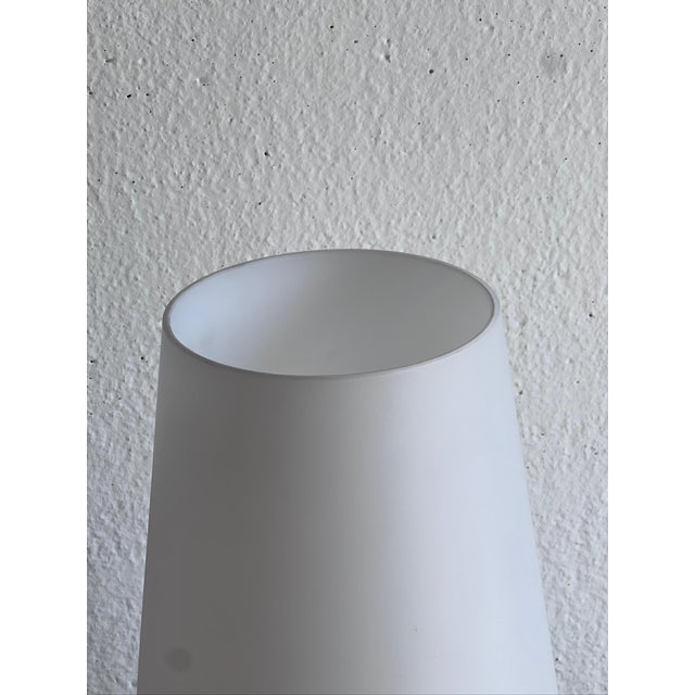Vintage Table Lamp in White Plastic, 1960s For Sale - Image 9 of 13
