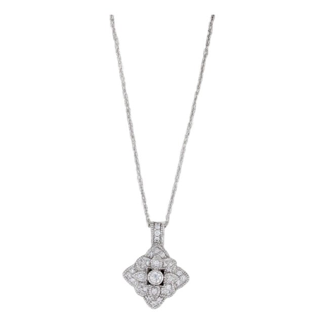 0.30ctw Diamond Flower Cluster Pendant Necklace 14k Gold 17.75" Cable Chain For Sale
