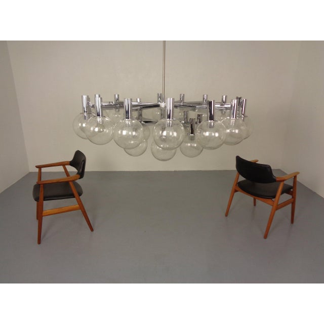 Mid-Century Modern Large Chromed Spider Sputnik Lamp with 24 Handblownd Ice Glass Balls from Ott International, Germany, 1960s For Sale - Image 3 of 18