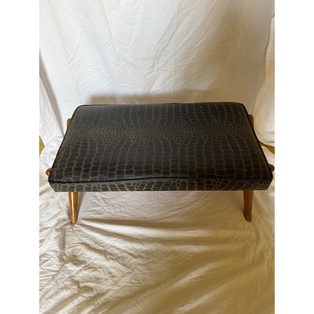 Authentic t.h. Robsjohn-Gibbings for Widdicomb Walnut X-Base Footrest Ottoman, Labeled, C. 1952-1955 For Sale - Image 10 of 12