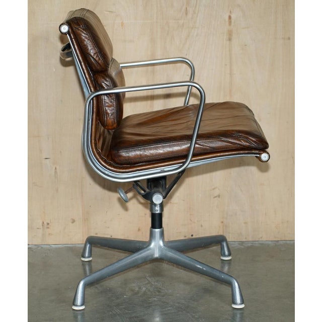 Animal Skin Chanel NYC Soft Pad Captain's Chair in Hand-Dyed Leather from Herman Miller, 1977 For Sale - Image 7 of 18