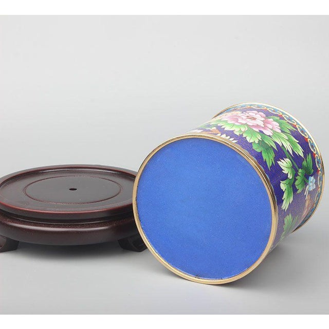 Vintage Cloisonné Enamel Brush Pot / Pen Holder – Peony & Butterfly Motif, With Wood Stand & Box For Sale In Los Angeles - Image 6 of 10