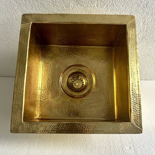 Experience home renovation with our stunning hammered brass sink. This exquisite handmade square sink, crafted from...