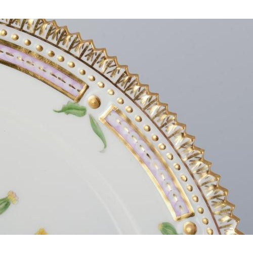 Flora Danica Lunch Plate in Hand-Painted Porcelain with Flowers from Royal Copenhagen, 1963 For Sale - Image 4 of 7