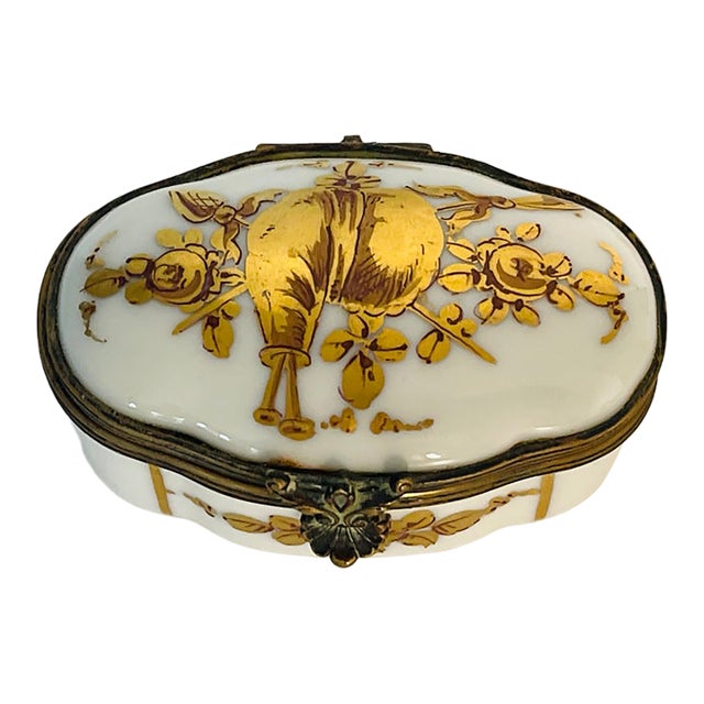 18 Th C Antique French Sèvres Porcelain Snuff Trinket Box For Sale