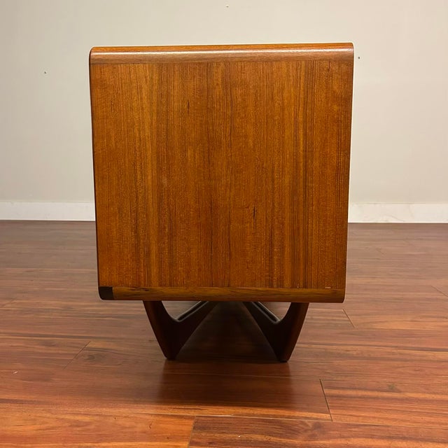 Beithcraft Long Teak Vintage Sideboard For Sale - Image 12 of 18
