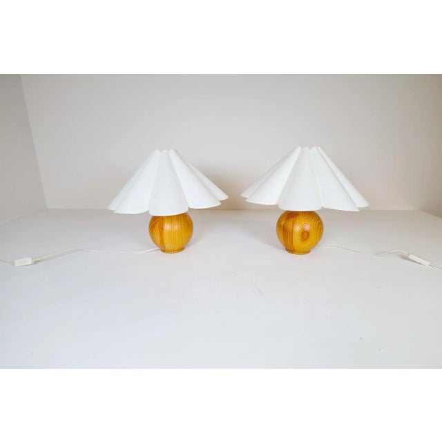 Mid-Century Modern Sculptural Table Lamps in Solid Pine, Sweden, 1970s, Set of 2 For Sale - Image 4 of 16