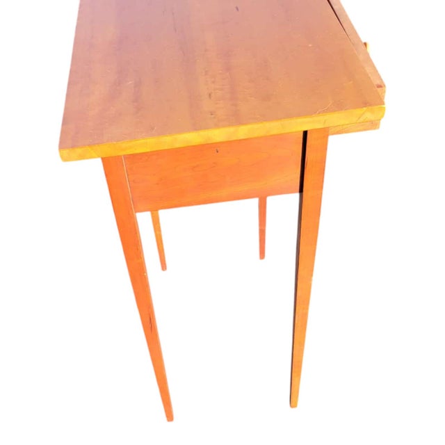 Vintage 1970s Birdseye Maple Shaker Style Hall Table W/ Drawer – Solid Wood For Sale - Image 13 of 18
