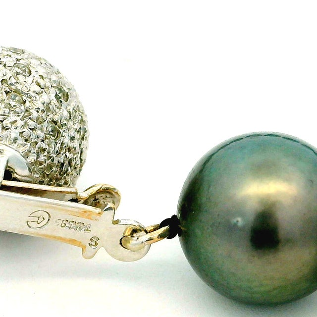 1990s Graduated Tahitian Black Pearl Necklace With Diamond Clasp For Sale - Image 10 of 11
