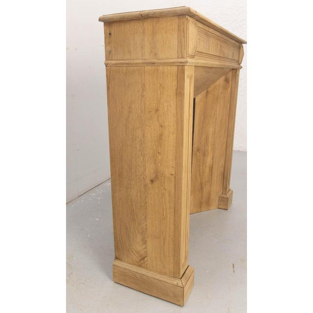 Antique French Fireplace Mantel in Molded Oak, 1890 For Sale - Image 3 of 12