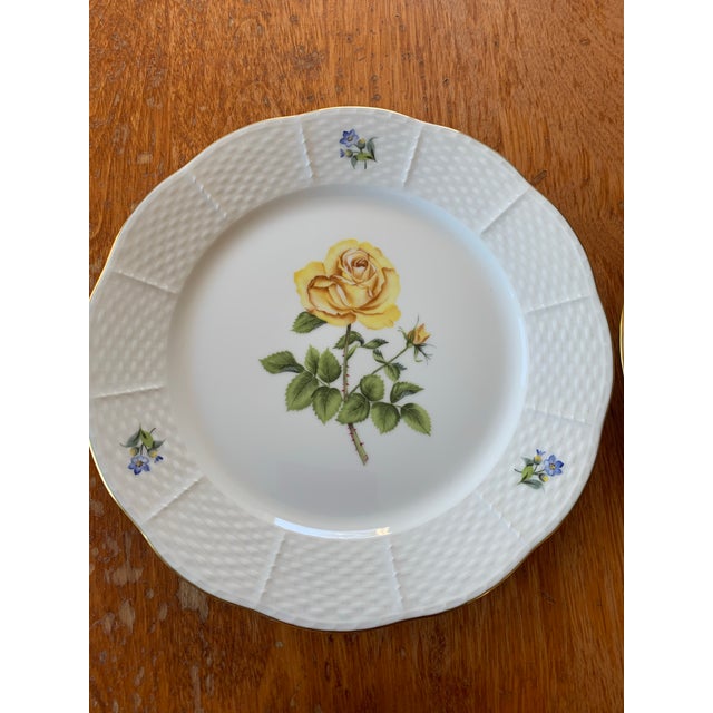 Herend flowers of Bermuda set of four luncheon plates 9 inches wide. Handpainted flowers of Chinese Hibscus, Viennese...