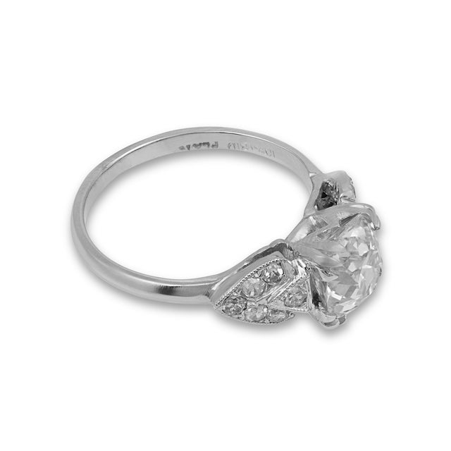 1930s Art Deco Gia 1.75 Carat Old Mine Cut Diamond Platinum Engagement Ring, Size 5.75 For Sale - Image 4 of 7