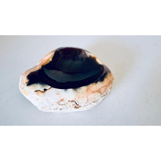 Italian Freeform Onyx Ashtray in Polished Stone with Dark Brown White Pink, 1960s For Sale - Image 6 of 12