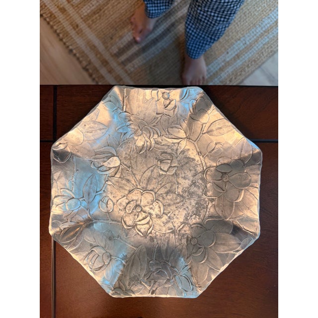 Wendell August Forge Vintage Wendell August Forge Hand-Hammered Aluminum Magnolia Serving Bowl – Grove City, Pa For Sale - Image 4 of 9