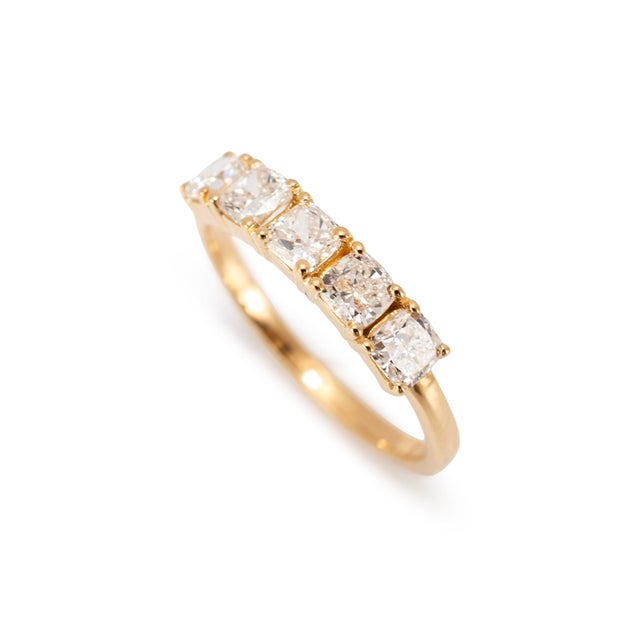 Gender: Ladies Metal Type: 18K Yellow Gold Ring Size: 7.5 Width: 1.90 mm Weight: 2.54 grams Ladies 18K yellow gold,...