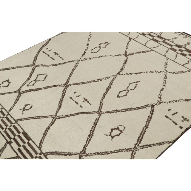 Rug & Kilim Rug & Kilim’s Moroccan Style Rug in Off-White With Brown Geometric Pattern For Sale - Image 4 of 7