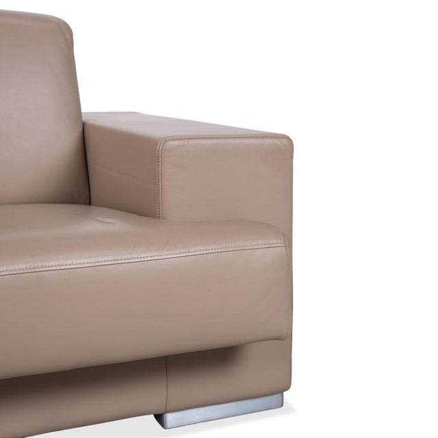 Modern Rolf Benz Three-Seater Leather Sofa, Cream Beige Couch For Sale - Image 3 of 8