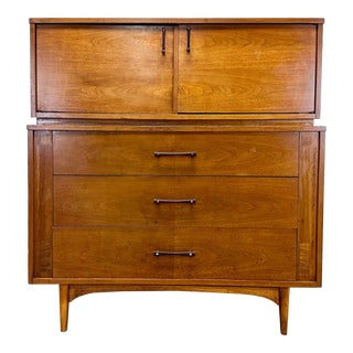 Mid Century Modern Walnut Highboy Dresser by Kroehler For Sale