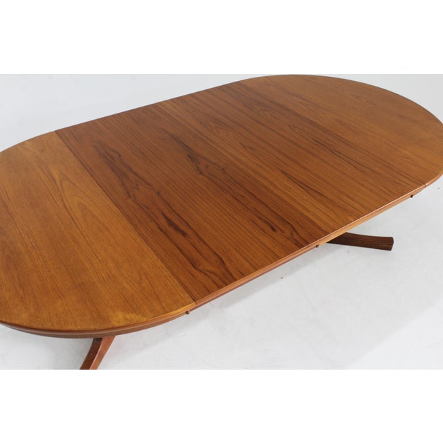 Vintage Danish Round Extendable Dining Table, 1960s For Sale - Image 4 of 9
