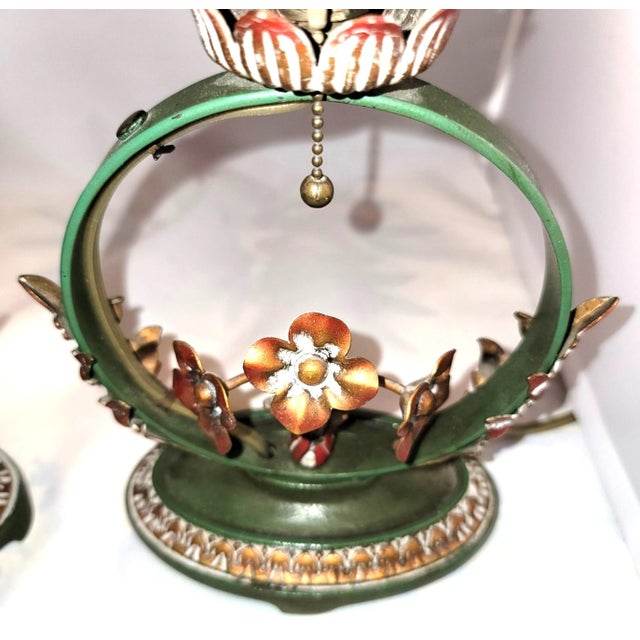 1920s Very Rare Pair of 1920s Moe Bridges Art Nouveau Floral Design Boudoir Lamps For Sale - Image 5 of 12