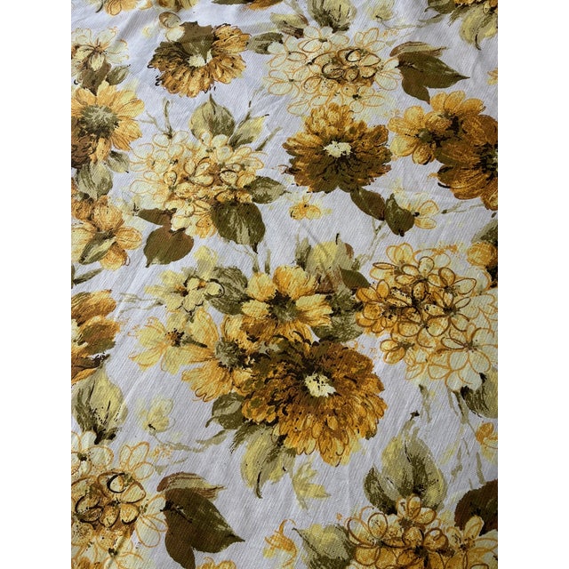 1960s 1960s Twin Size Bedspread or Daybed Coverlet For Sale - Image 5 of 8