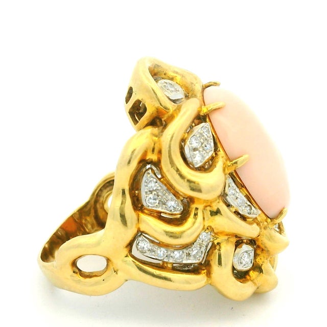 Metal Vintage Italian Angel Skin Coral and Diamond Cocktail Ring in 18k Yellow Gold, Size 9 For Sale - Image 7 of 15