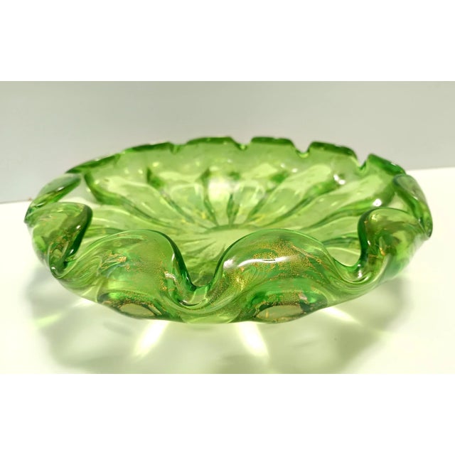 1960s Large Green Bullicante Murano Glass Bowl with Gold Leaf, Italy, 1960s For Sale - Image 5 of 14