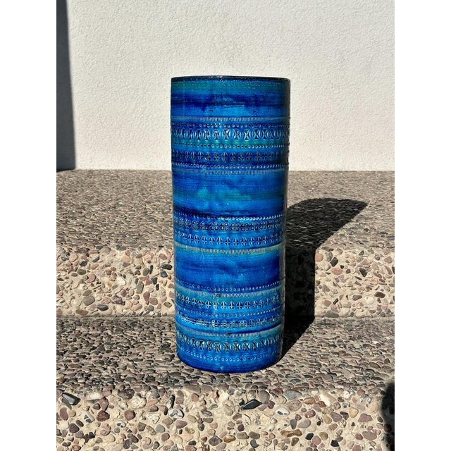 Mid-Century Modern Cylindrical Ceramic Rimini Blue Vase from Bitossi, Italy 1960s For Sale - Image 3 of 18