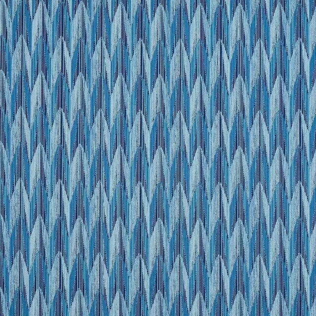 Sample - Schumacher X Neisha Crosland Verdant Indoor & Outdoor Fabric in Blue For Sale