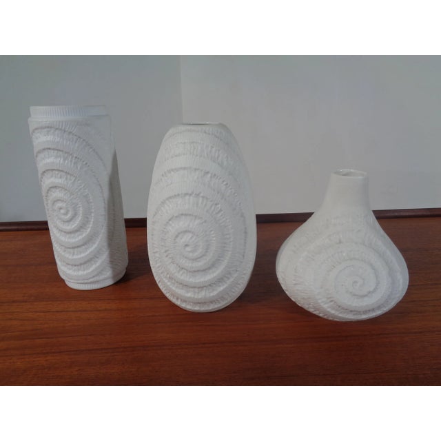 Mid-Century Op Art Vases from Royal KPM, 1960s, Set of 3 For Sale - Image 6 of 18