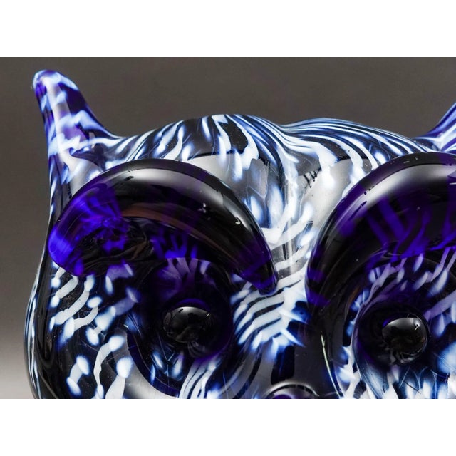 Blue Mid 20th Century Seguso Viro Signed Large Blue & White Murano Glass Owl Figurine Sculpture For Sale - Image 8 of 10