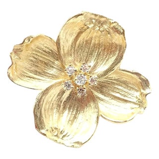 1980s Tiffany & Co. Dogwood Yellow Gold Diamond Pin Brooch Pendant For Sale