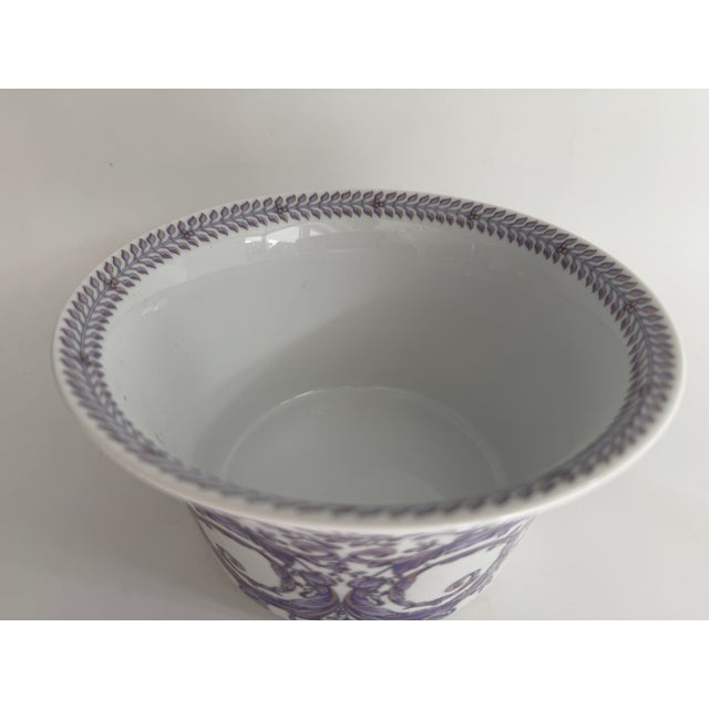 Vintage Design 17 cm bowl designed by Versace for Rosenthal. Grand Divertissement series Designed in the 2000s and no...