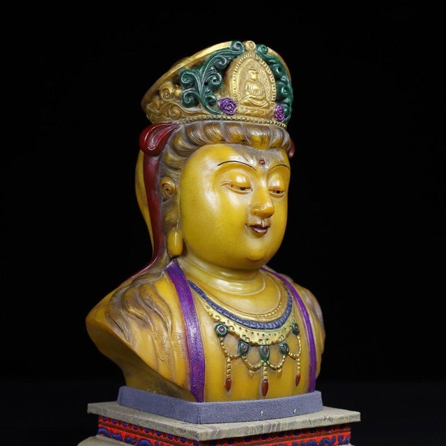 Vintage Shoushan Stone Guanyin Bust With Polychrome Details For Sale In Los Angeles - Image 6 of 10