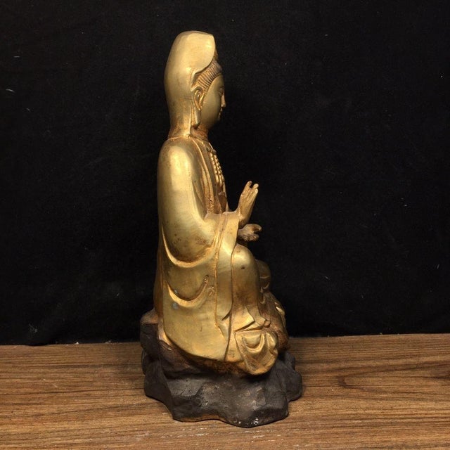 Mid 20th Century Vintage Gilt Bronze Guanyin Statue in Royal Ease Pose - Asian Buddhist Sculpture For Sale - Image 5 of 7