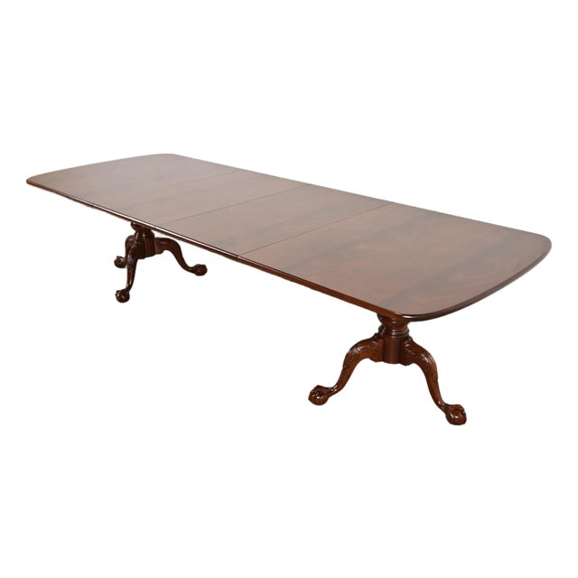 Henredon Georgian Flame Mahogany Double Pedestal Extension Dining Table, Newly Refinished For Sale