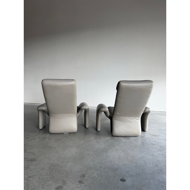 Vintage Sculptural Post Modern Gray Leather Lounge Chair Pair For Sale In Tampa - Image 6 of 13