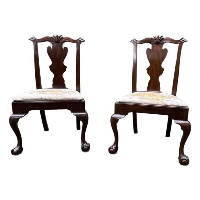 Late 20th Century Pair of Henkel Harris Chippendale Style Carved Mahogany Dining Side Chairs For Sale