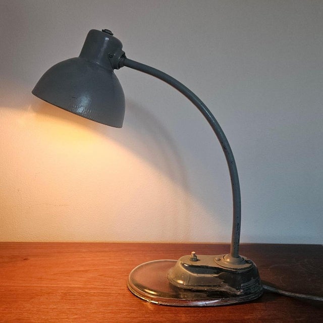 Industrial Bauhaus Desk Lamp with Glass Base by Marianne Brandt for Kandem, 1930s For Sale - Image 14 of 17