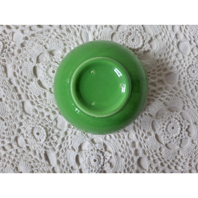 1950s 1950s Farmhouse Fiestaware Style Medium Green Bowl For Sale - Image 5 of 5