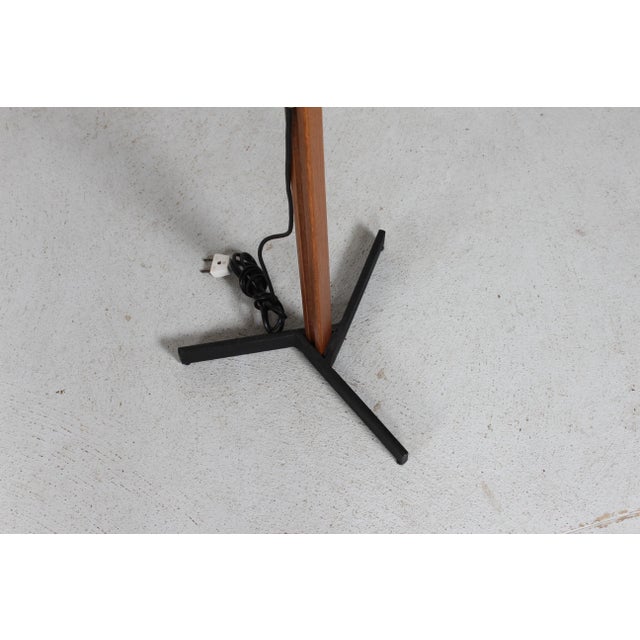 Mid-Century Modern Danish Adjustable Oak Floor Lamp with Shade by Svend Aage Holm Sørensen, 1950s For Sale - Image 3 of 11